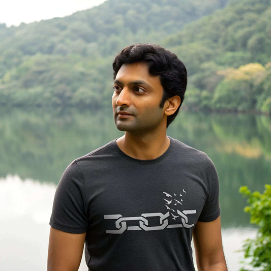 Freedom T-Shirt with Flying Birds – Liberation & Inner Peace