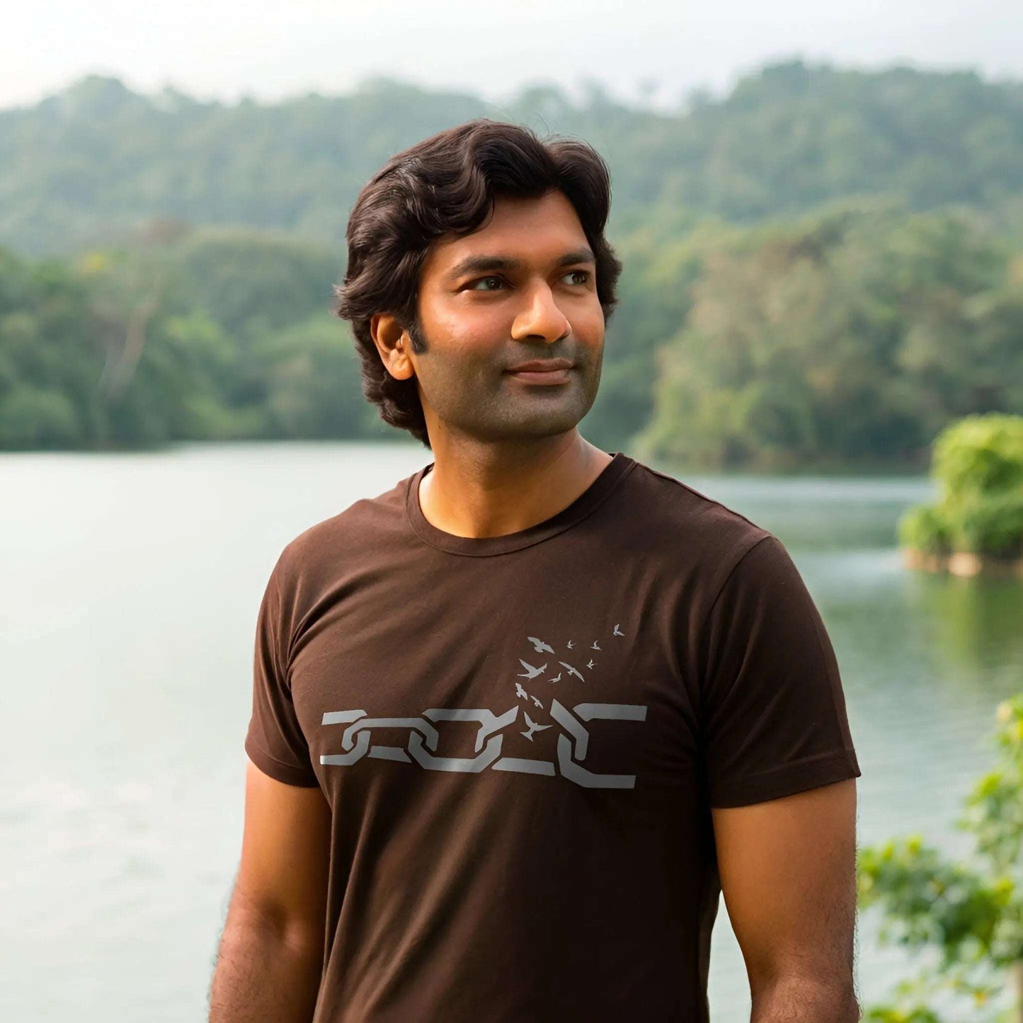 Freedom T-Shirt with Flying Birds – Liberation & Inner Peace